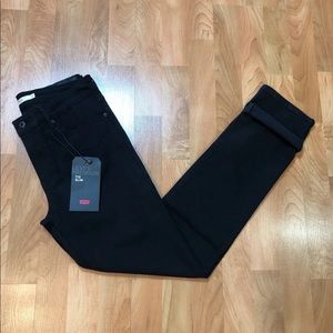 NEW Women’s Levi’s 712 Slim Black Jeans 30x32